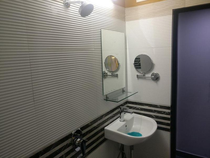 Hotel Kk Residency Нагпур Экстерьер фото